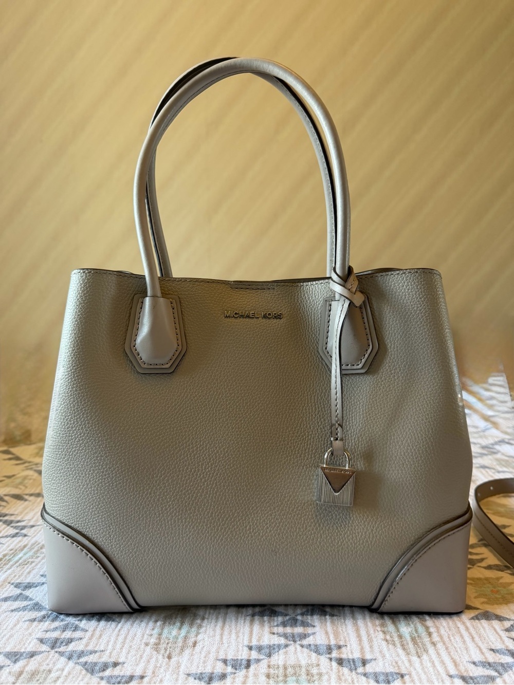 Michael Kors Mercer Gallery Medium Leather Bag in Light Gray